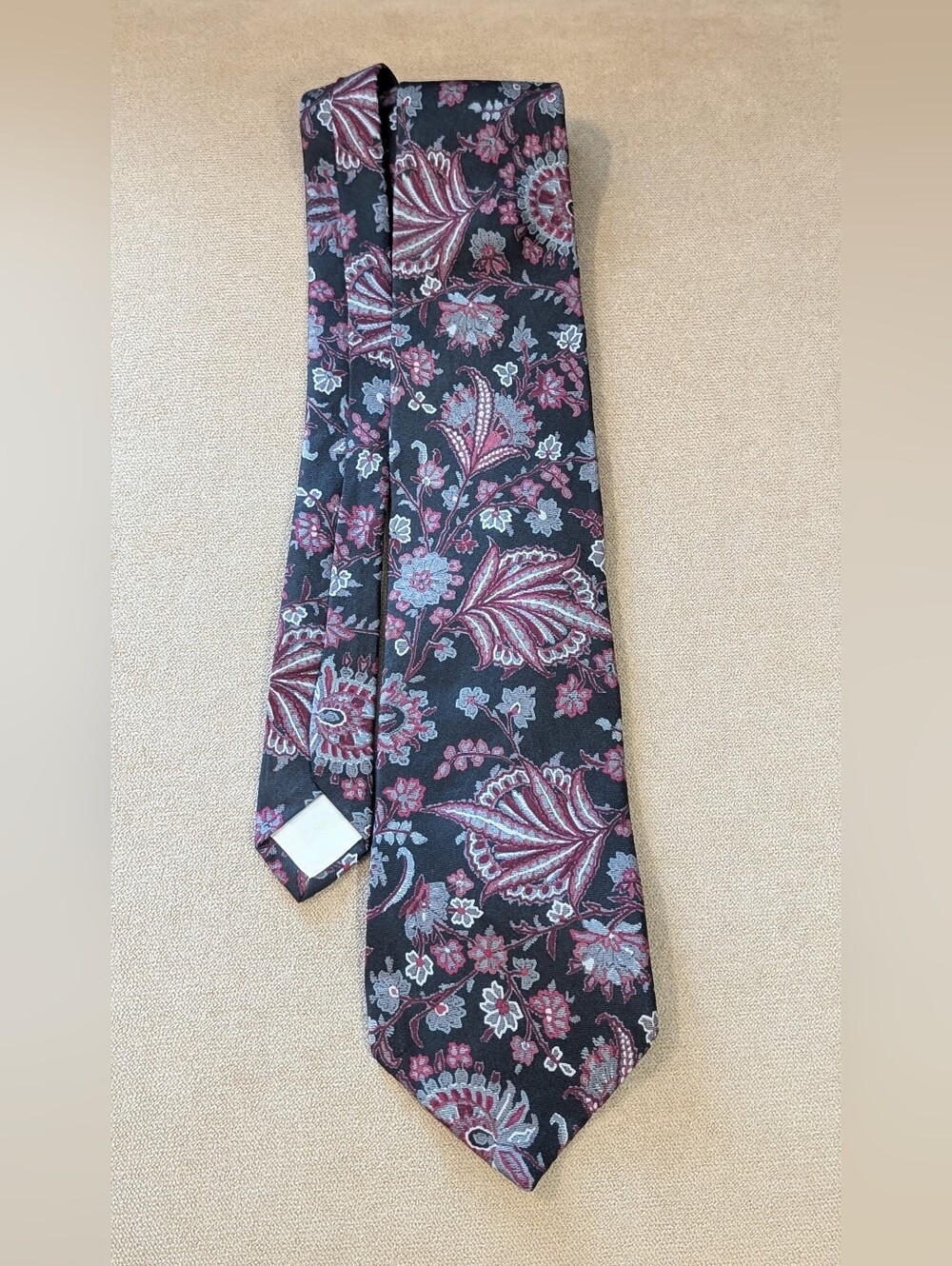 Fendi Roma Men's 100% Silk Black Red Burgundy Gray Floral Pattern Classic Tie